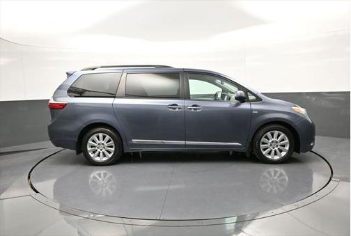2016 Toyota Sienna SE