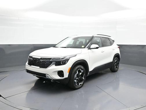 Snow White Pearl 2026 Kia Seltos S