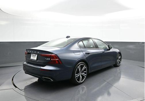 2019 Volvo S60 T6 R-Design
