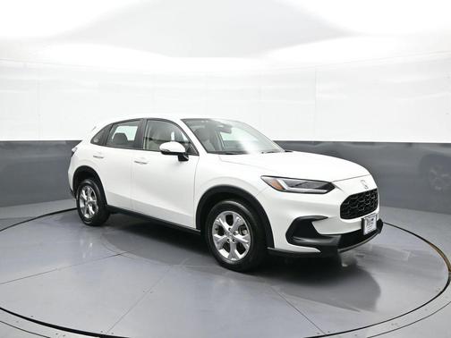 Platinum White Pearl 2024 Honda HR-V LX