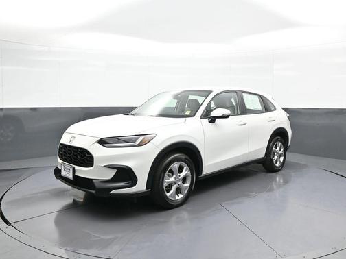 Platinum White Pearl 2024 Honda HR-V LX