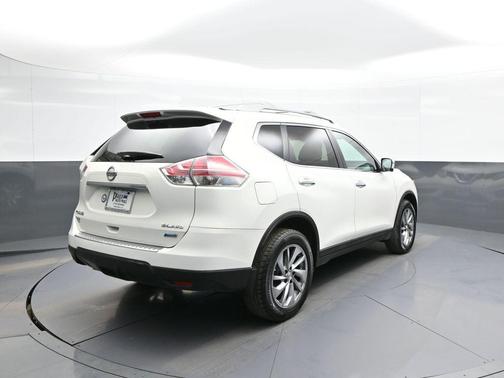 Moonlight White 2014 Nissan Rogue SL