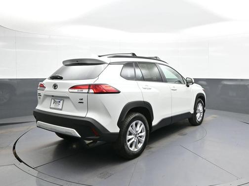 Wind Chill Pearl 2024 Toyota Corolla Cross LE