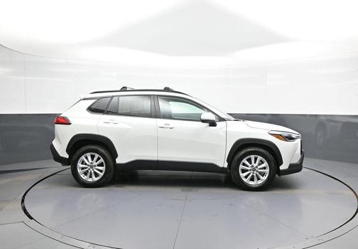 Wind Chill Pearl 2024 Toyota Corolla Cross LE