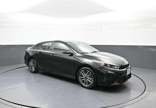 Aurora Black 2022 Kia Forte GT-Line