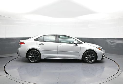 Classic Silver Metallic 2024 Toyota Corolla SE