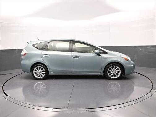 2013 Toyota Prius v Five