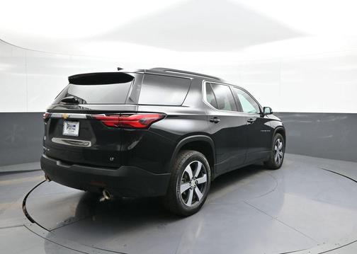 Mosaic Black Metallic 2023 Chevrolet Traverse LT Leather