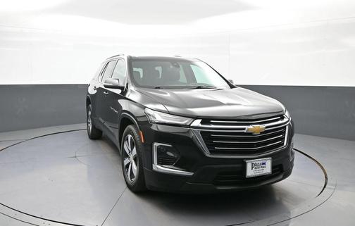 Mosaic Black Metallic 2023 Chevrolet Traverse LT Leather