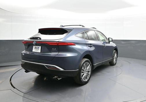 Coastal Gray Metallic 2021 Toyota Venza XLE