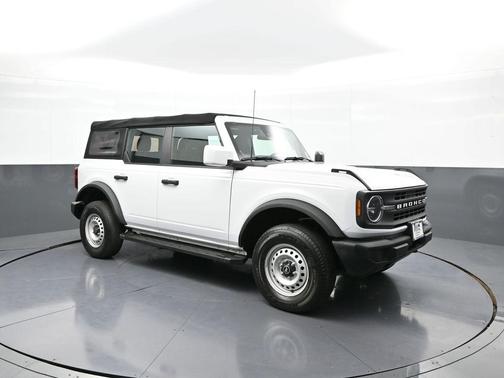 2021 Ford Bronco Base