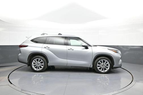 Celestial Silver Metallic 2024 Toyota Highlander Limited
