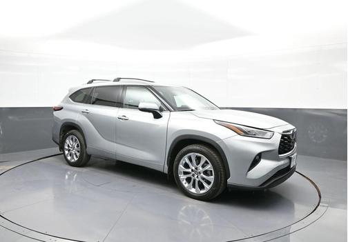 Celestial Silver Metallic 2024 Toyota Highlander Limited