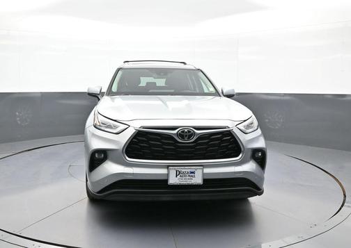 Celestial Silver Metallic 2024 Toyota Highlander Limited
