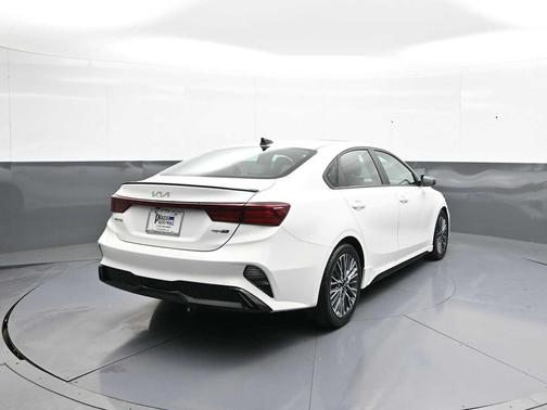 Snow White Pearl 2023 Kia Forte GT-Line
