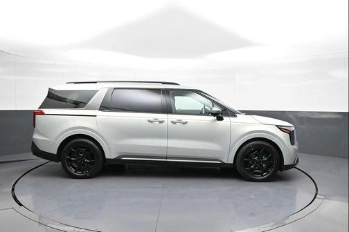 Ivory Silver 2026 Kia Carnival SX