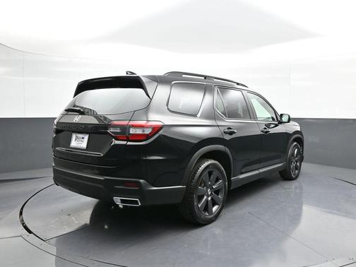 2023 Honda Pilot AWD Sport