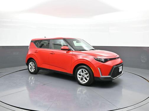 Inferno Red 2023 Kia Soul LX