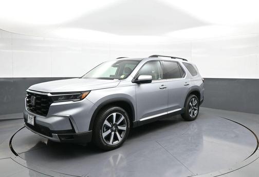 Lunar Silver Metallic 2024 Honda Pilot Touring 8-Passenger