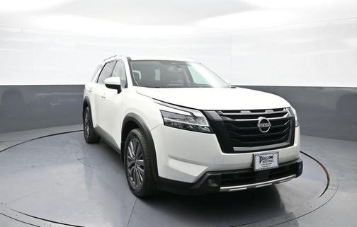 Pearl White Tricoat 2022 Nissan Pathfinder SL 4WD