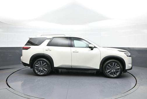 Pearl White Tricoat 2022 Nissan Pathfinder SL 4WD