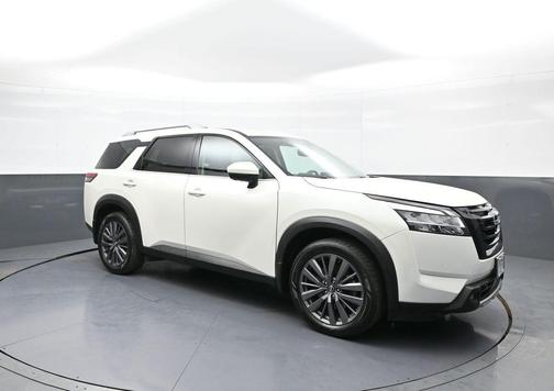 Pearl White Tricoat 2022 Nissan Pathfinder SL 4WD