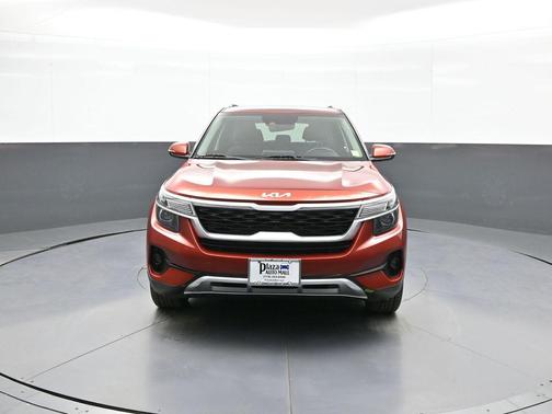 Mars Orange 2022 Kia Seltos S