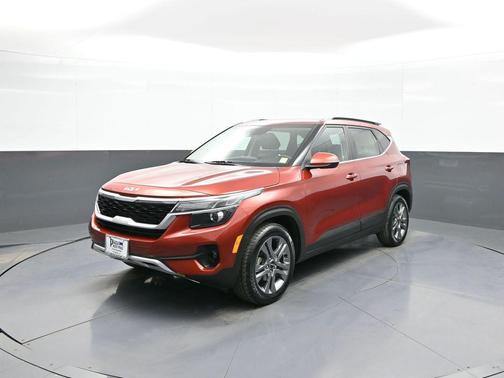 Mars Orange 2022 Kia Seltos S