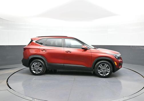 Mars Orange 2022 Kia Seltos S