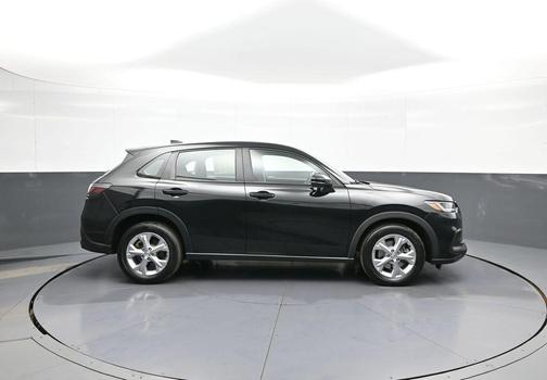 Crystal Black Pearl 2023 Honda HR-V LX