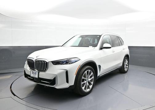 Mineral White Metallic 2024 BMW X5 xDrive40i