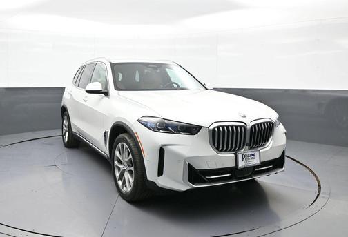 Mineral White Metallic 2024 BMW X5 xDrive40i