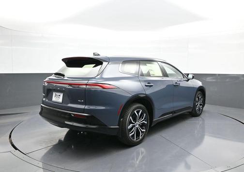 2025 Toyota Crown Signia XLE