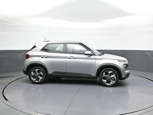 Shimmering Silver 2024 Hyundai VENUE SEL
