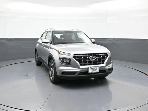 Shimmering Silver 2024 Hyundai VENUE SEL