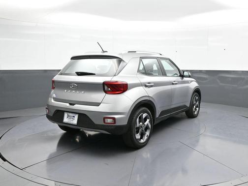Shimmering Silver 2023 Hyundai VENUE SEL
