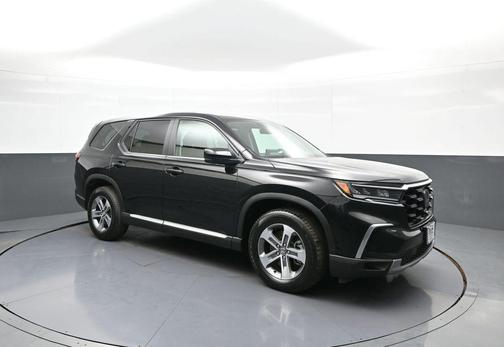 Crystal Black Pearl 2023 Honda Pilot AWD EX-L 8 Passenger