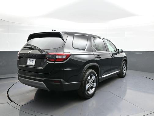 Crystal Black Pearl 2023 Honda Pilot AWD EX-L 8 Passenger