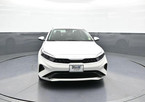 Snow White Pearl 2023 Kia Forte LXS