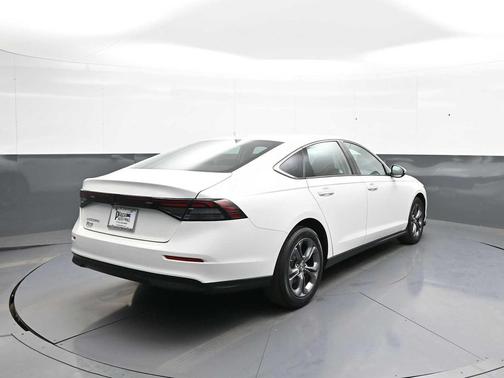 Platinum White Pearl 2023 Honda Accord EX