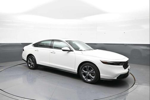 Platinum White Pearl 2023 Honda Accord EX