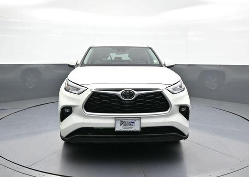 Blizzard Pearl 2020 Toyota Highlander LE