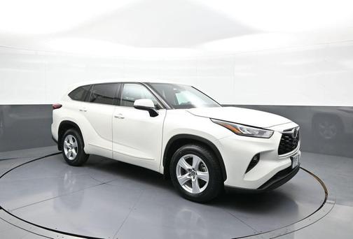 Blizzard Pearl 2020 Toyota Highlander LE