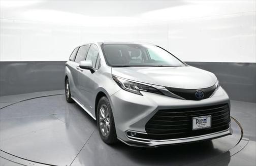 2021 Toyota Sienna XLE 7 Passenger
