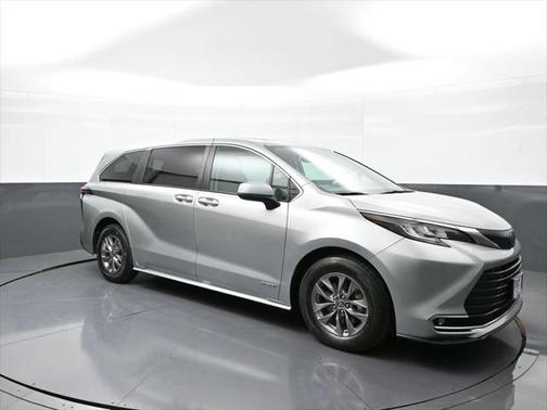 2021 Toyota Sienna XLE 7 Passenger
