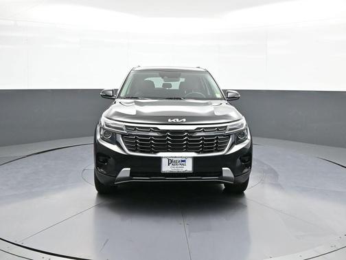 Fusion Black 2024 Kia Seltos EX