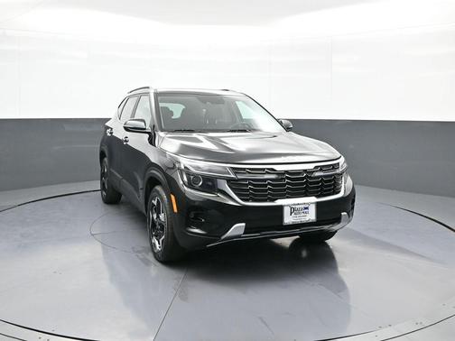 Fusion Black 2024 Kia Seltos EX