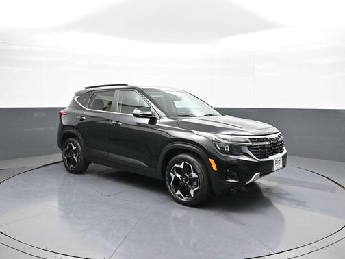 Fusion Black 2024 Kia Seltos EX