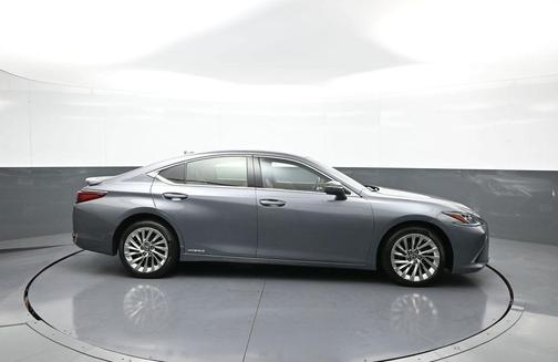 2019 Lexus ES 300h Luxury
