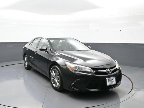 Midnight Black Metallic 2016 Toyota Camry SE